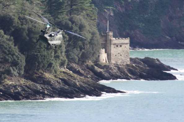 08 February 2021 - 12-29-50
Sometimes waves reach the top of Kingswear Castle. Not today, luckily for Chinook ZH775
-----------------------
RAF Chinook helicopter ZH775